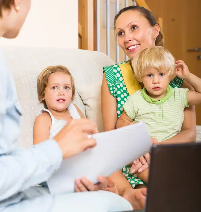agent-talking-with-mother-kids